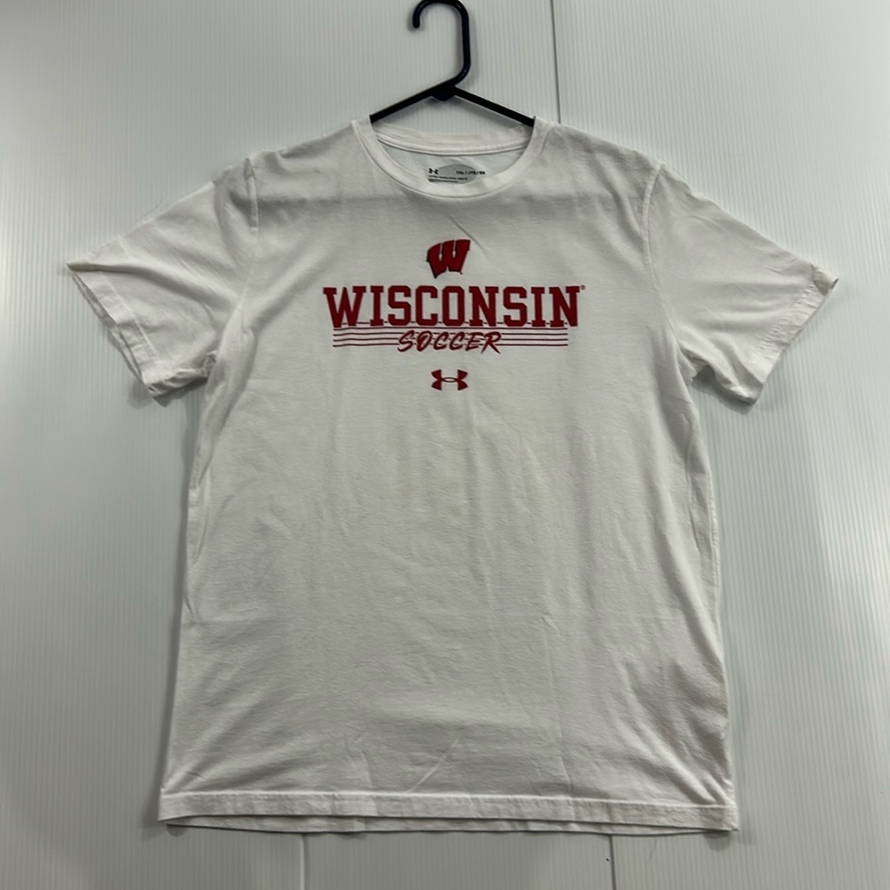 W9. Kids‎ Under Armour Wisconsin Badgers Soccer t-shirt (YXL)